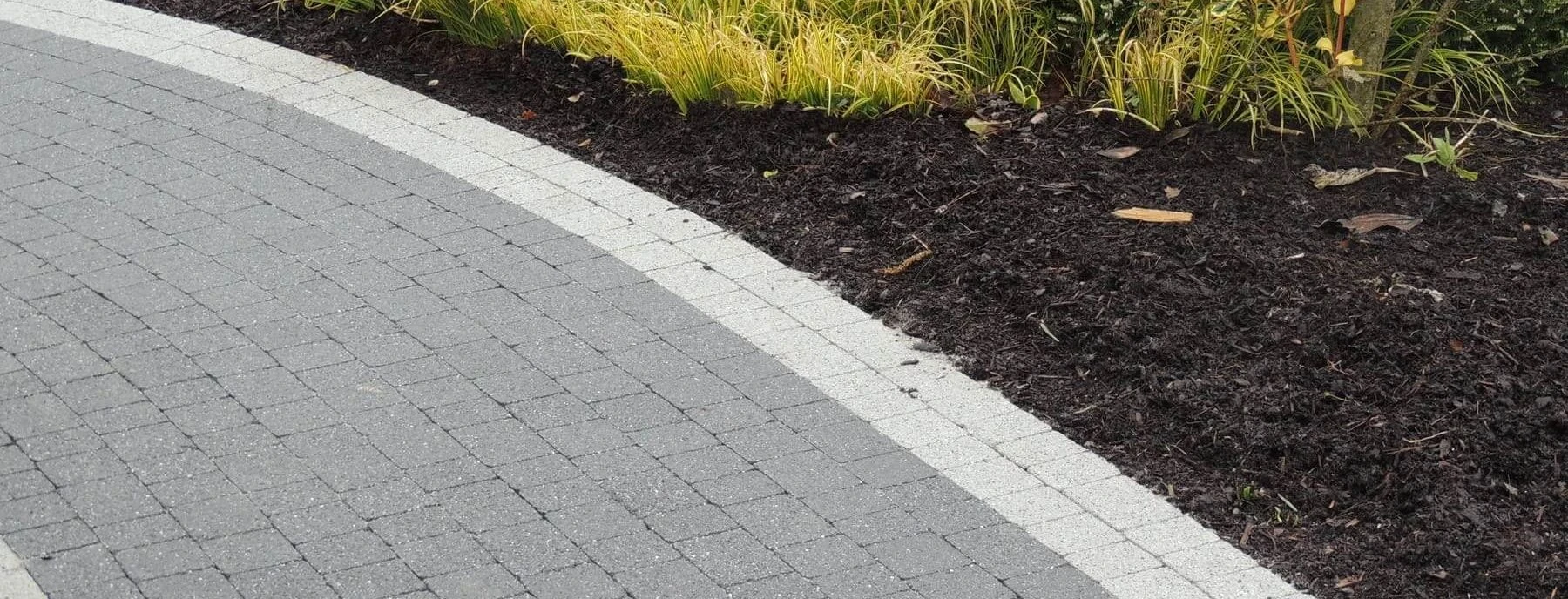 Newgrange cobbles Silver
